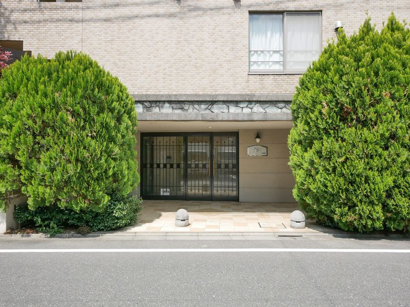 プレール学芸大学参番館のエントランス