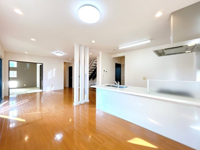 大平町西野田　中古戸建　敷地63坪の居間・リビング