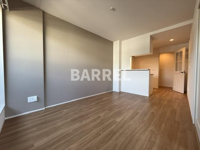 Louis Apartment豊中蛍池ウエストの居間・リビング