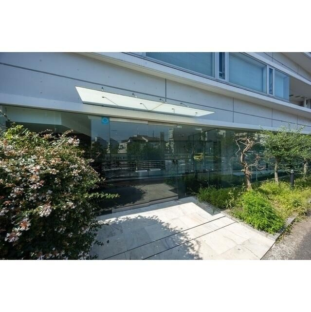 イプセ学芸大学のエントランス