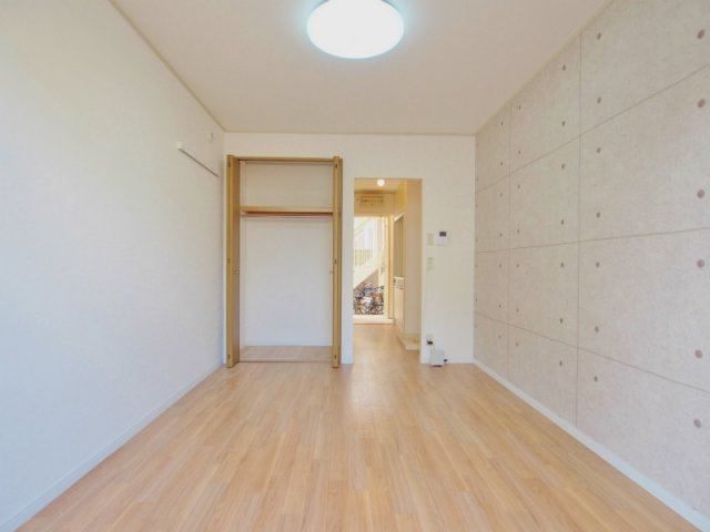 ヴァンセーヌ今村　B棟の居間・リビング|別号室の写真です。参考にご覧ください。