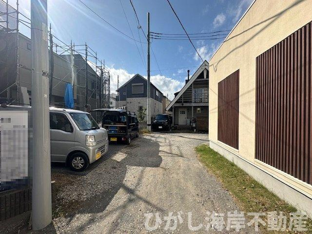 茅ヶ崎市浜竹４丁目　新築戸建　全３棟の前面道路含む現地写真|10月16日撮影　建築中　現地外観
