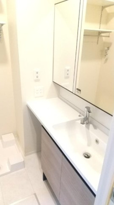 【洗面所】 | リベルテ下津 | ※同物件他部屋写真　反転・色違いの場合有　現状優先