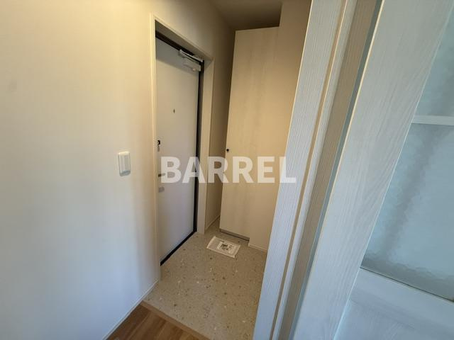 Louis Apartment豊中蛍池イーストの玄関