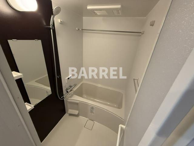 Louis Apartment豊中蛍池イーストの浴室