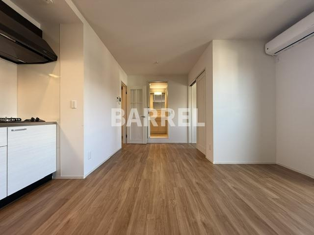 Louis Apartment豊中蛍池イーストの居間・リビング