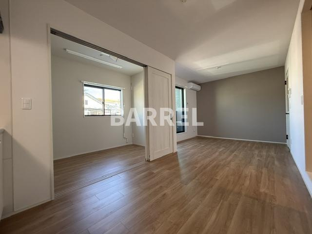 Louis Apartment豊中蛍池イーストの居間・リビング