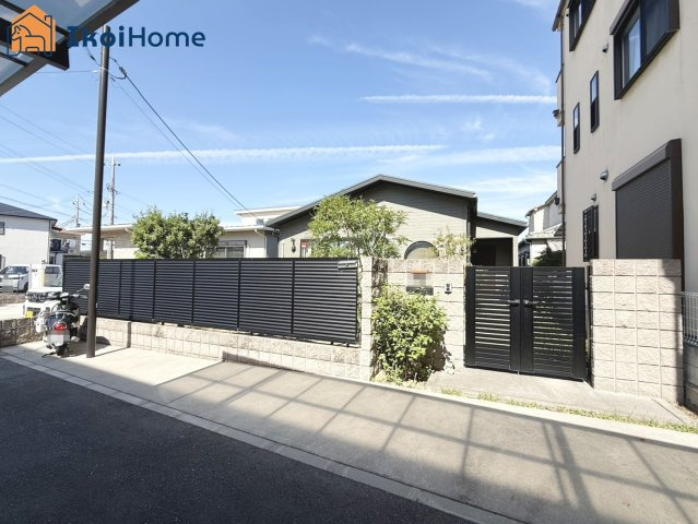 明石市大久保町西島　中古戸建の前面道路含む現地写真|●年中無休：当日予約可●前面道路は幅員約3.46ｍ、交通量少なく安心の住環境です。
