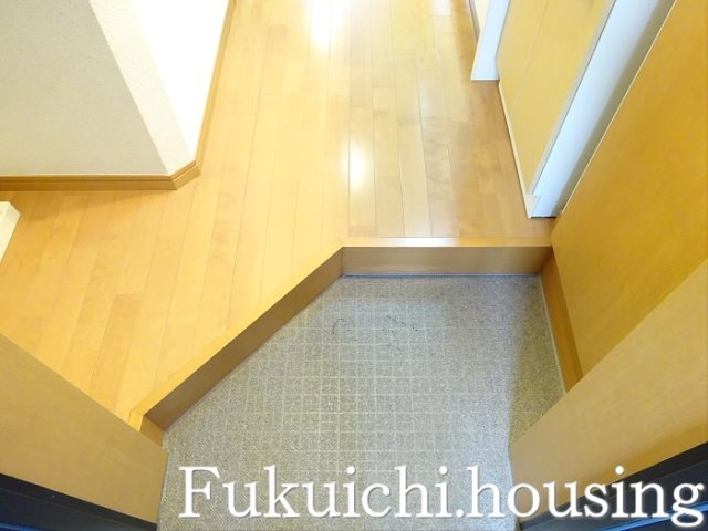 エテルノ経堂の玄関