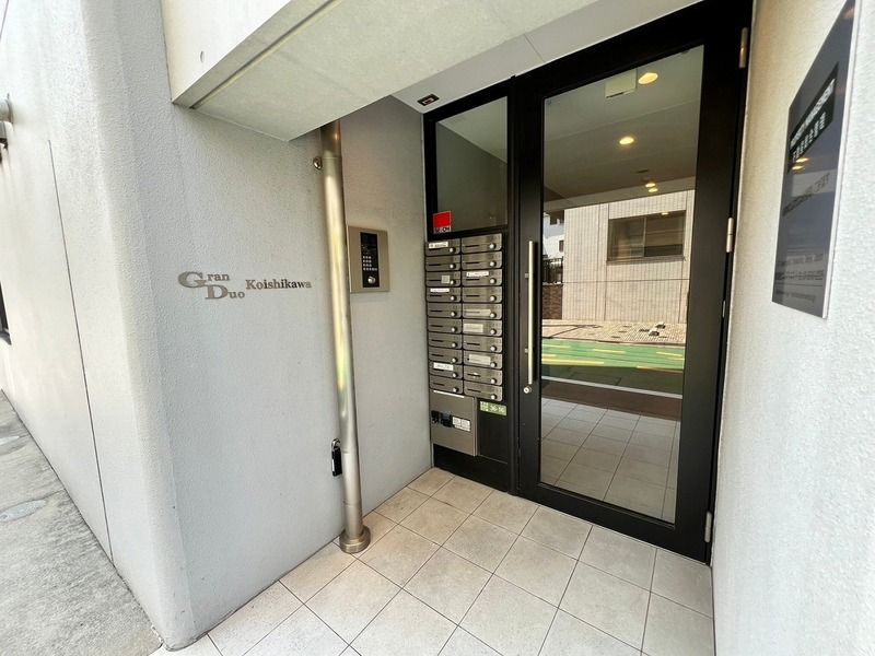 GranDuo小石川のエントランス|落ち着いた雰囲気です。