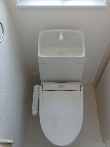 蕨市塚越５丁目のアパートのトイレ