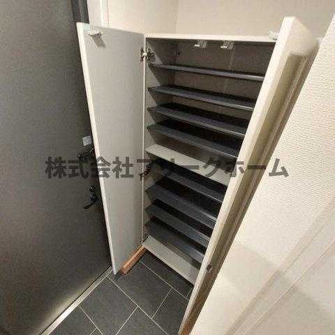 武蔵野市吉祥寺本町３丁目の賃貸マンションの玄関