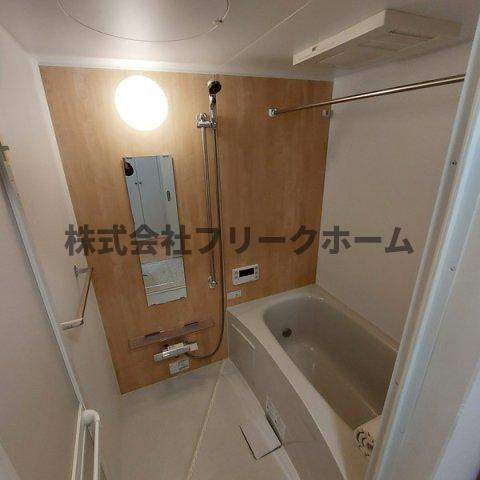 武蔵野市吉祥寺本町３丁目の賃貸マンションの浴室