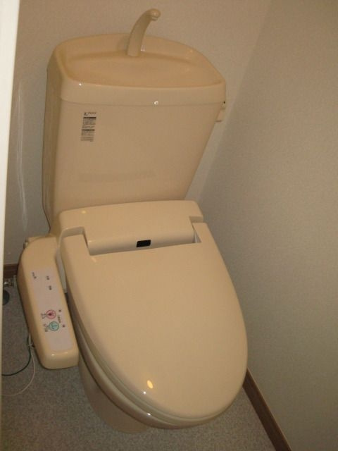 ヴィーブル代沢 Cのトイレ|落ち着いたトイレです