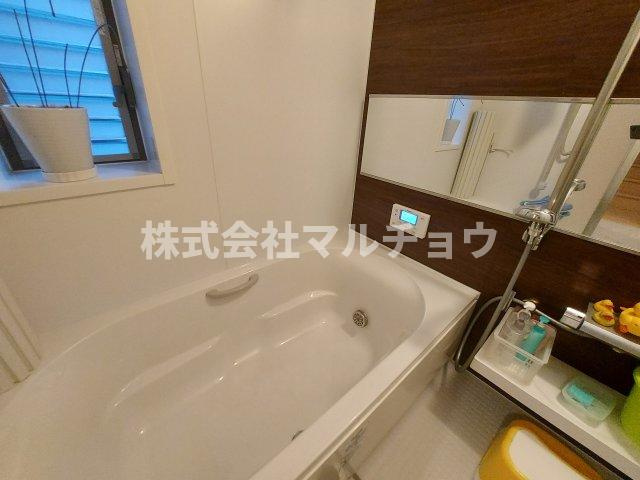 ゴールデンタウン戸建ての発電・温水設備
