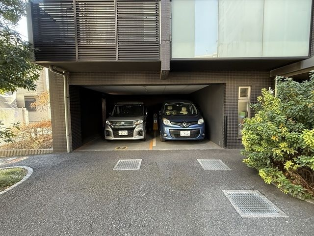 ＣＹＮＴＨＩＡ代田橋IIIの駐車場|駐車場があります