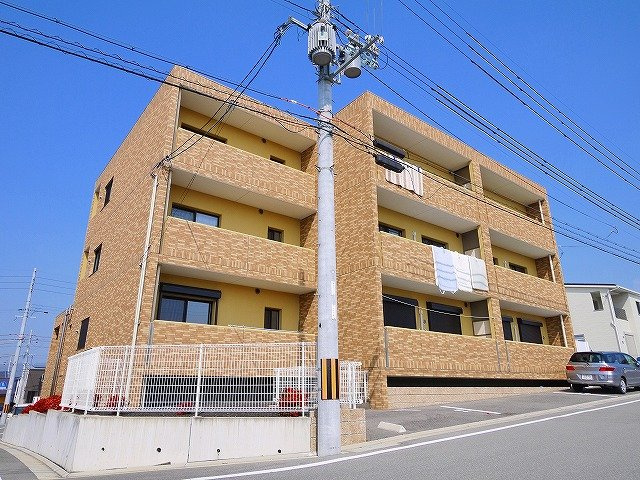 木津ロイヤルメゾンの外観
