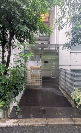 【エントランス】ZOOM表参道