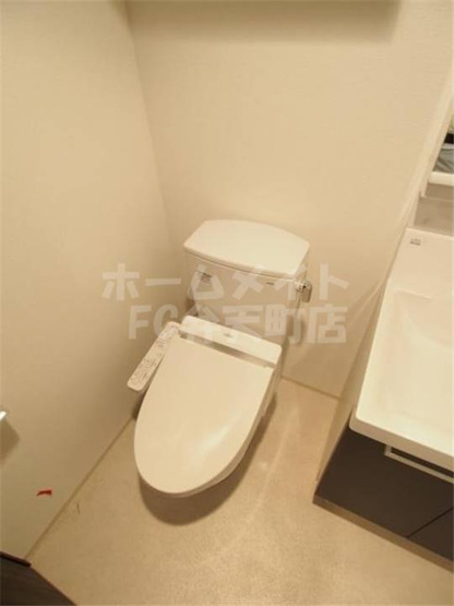 【トイレ】 | エステムコート阿波座プレミアム | 温水洗浄便座付トイレです