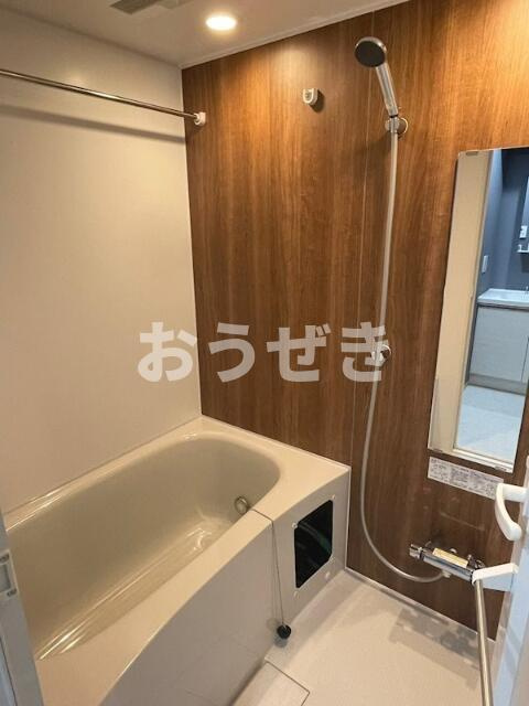 足立区西新井本町２丁目の賃貸マンションの浴室