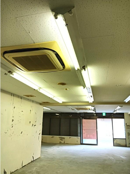 尼崎市西難波町３丁目の店舗事務所のロビー