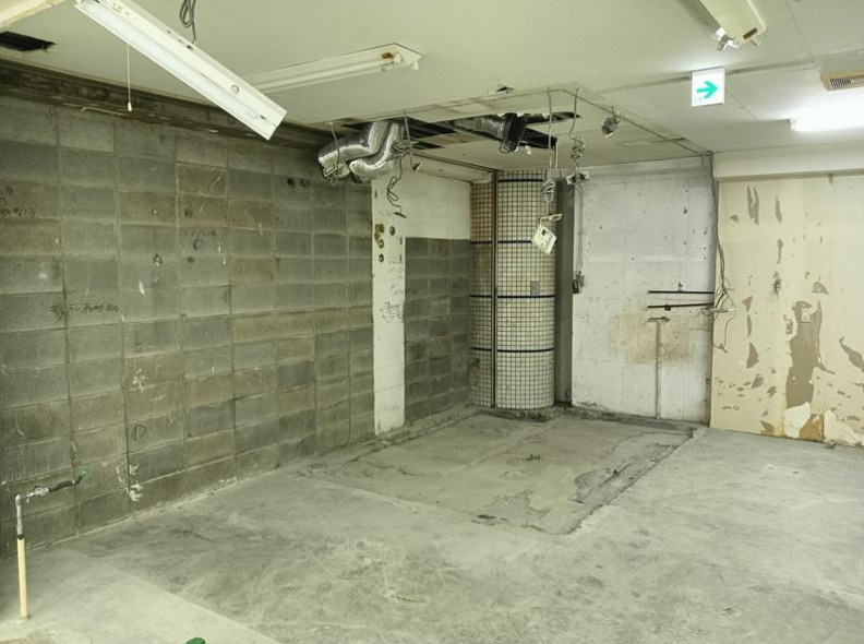 尼崎市西難波町３丁目の店舗事務所のロビー