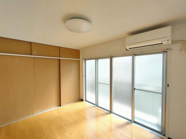NS保土ヶ谷の居間・リビング