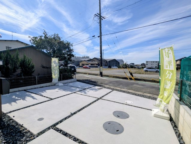 小牧市横内　全1棟の駐車場
