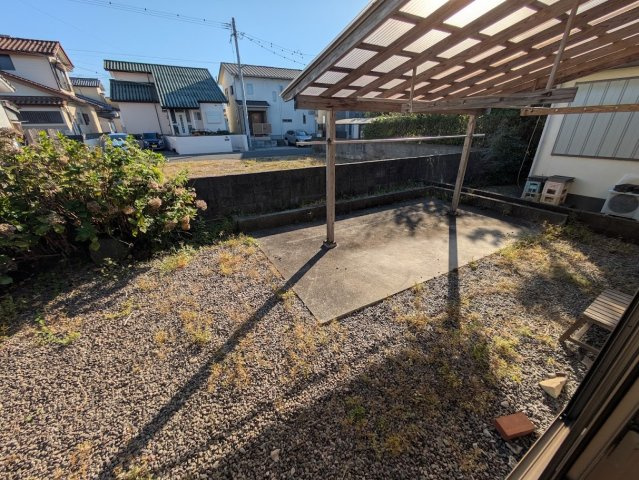 比良町貸家の庭
