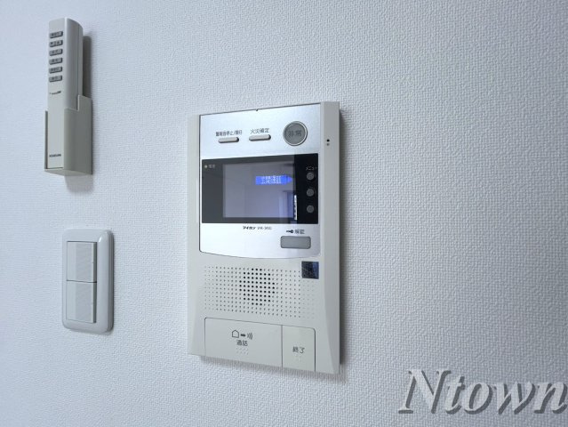 【セキュリティ】 | ルナクレシエンテ | モニター付きインターフォンです