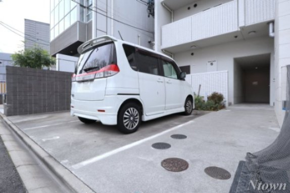 【駐車場】 | ルナクレシエンテ | カースペースがあります