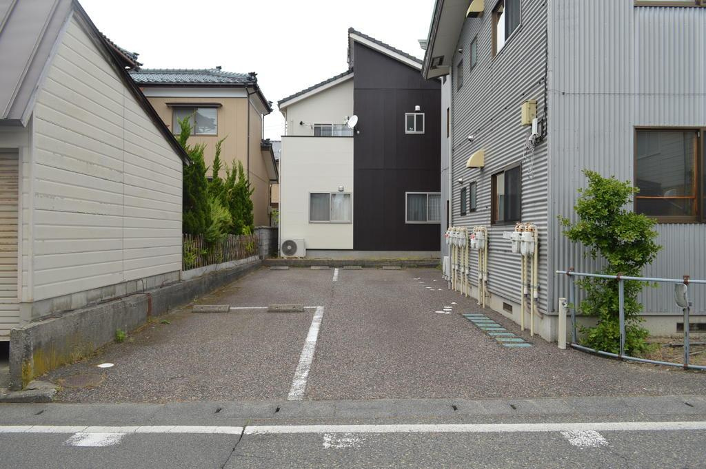 スプリングハイツの駐車場