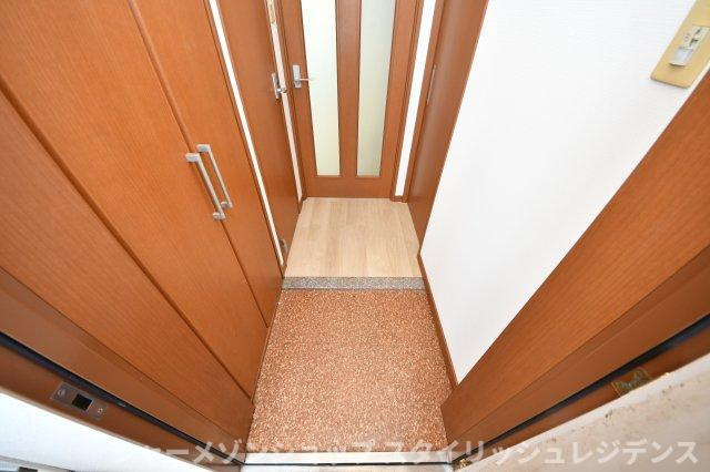 ウイングス砂津の玄関