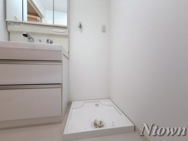 【設備】 | ルナクレシエンテ | 洗濯機置き場です
