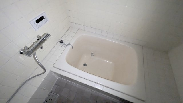 八木7丁目貸家の浴室