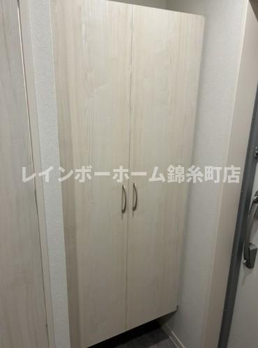 アーバングランデ市川の玄関