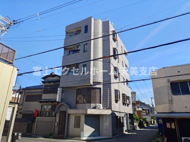 シャトー富士の外観