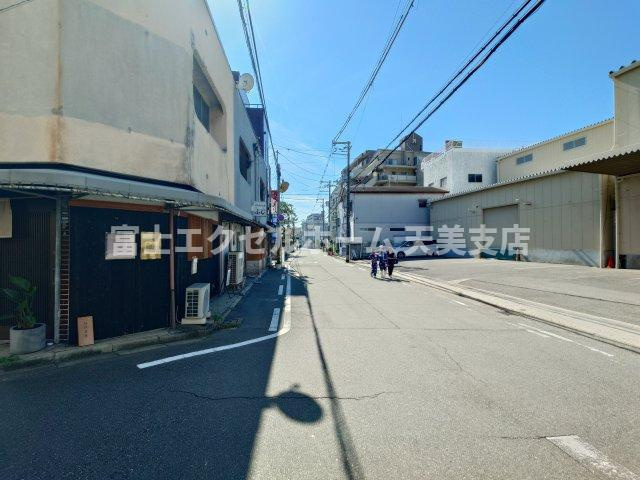 シャトー富士の駐車場