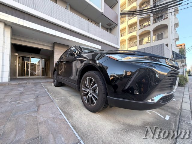 【駐車場】 | フレール上前津 | 車をお持ちの方に嬉しい駐車場付きの物件です