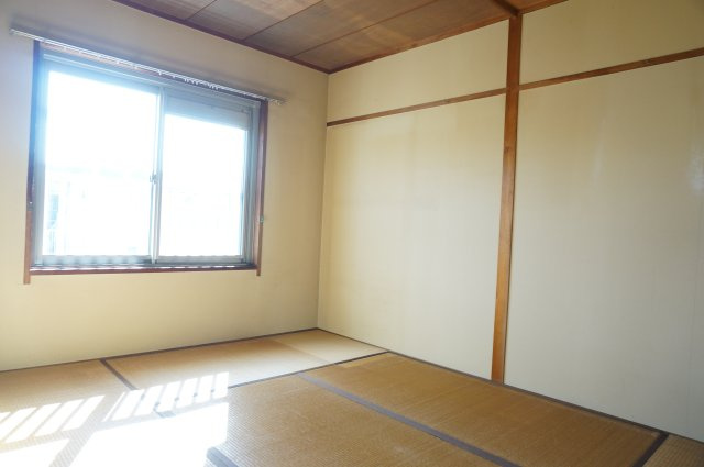 名谷14団地57号棟の和室|南側和室約６帖です