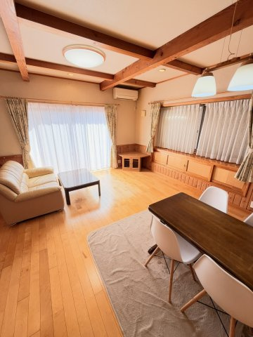 鶴ヶ島市新町4丁目中古戸建の居間・リビング