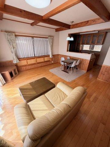 鶴ヶ島市新町4丁目中古戸建の居間・リビング