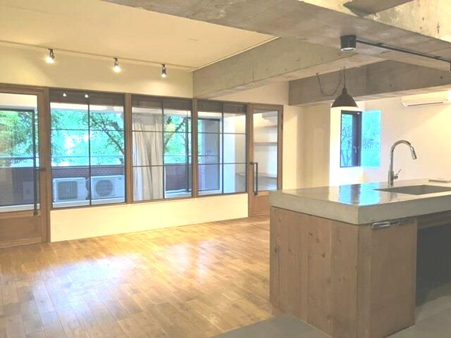 渋谷美竹ハイムの居間・リビング|ゆったりとした居間です