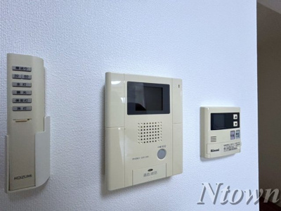【セキュリティ】 | アイボリー | モニター付きインターフォンです
