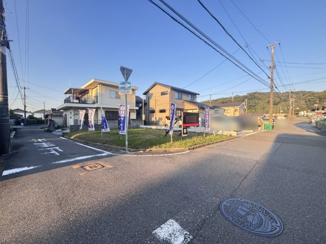 西宮市山口町名来2丁目 土地1号地の前面道路含む現地写真
