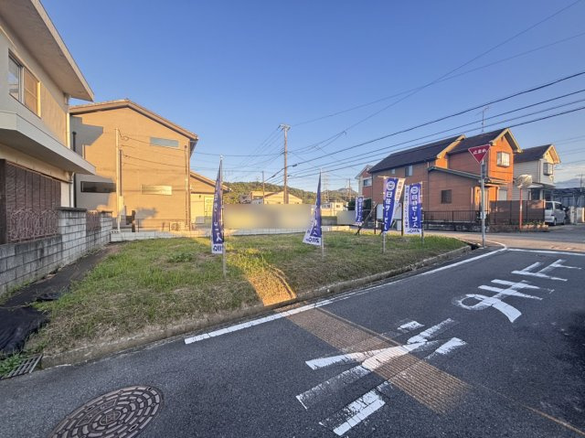 西宮市山口町名来2丁目 土地1号地の前面道路含む現地写真