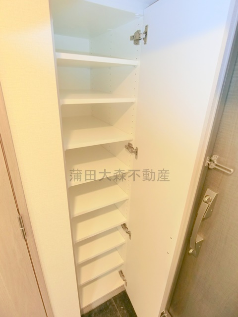 ルーブル本羽田の設備|玄関収納　シューズBOX