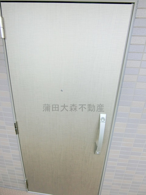 ルーブル本羽田の玄関