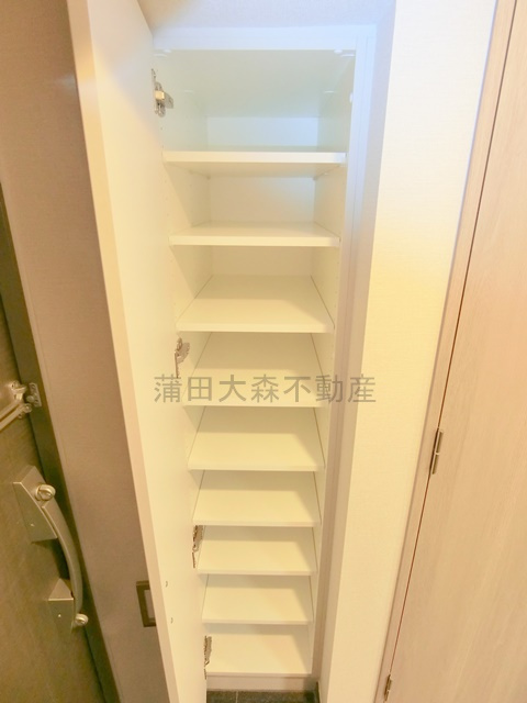 ルーブル本羽田の設備|玄関収納　シューズBOX