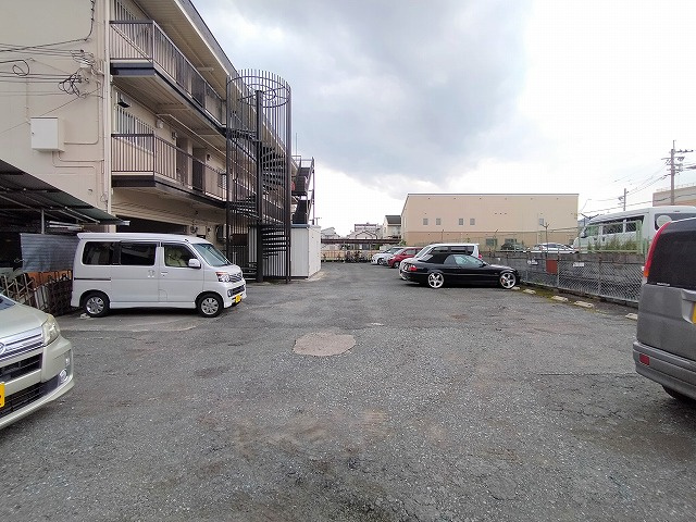 箕面市牧落３丁目の店舗事務所